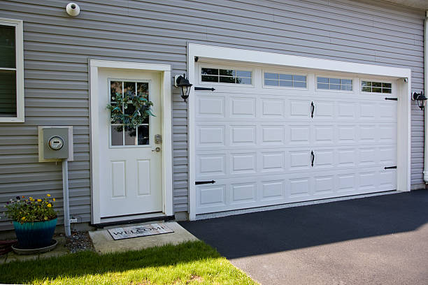 24/7 Emergency Garage Door Panel Replacement experts in Centreville, MD